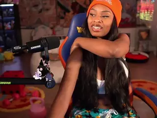 OTC Zia's Live Sex Cam Show