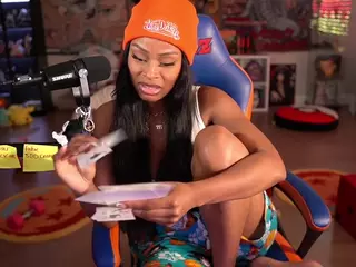 OTC Zia's Live Sex Cam Show