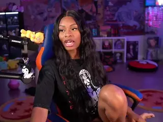 OTC Zia's Live Sex Cam Show