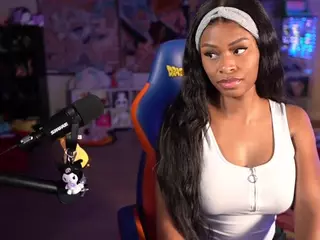 OTC Zia's Live Sex Cam Show