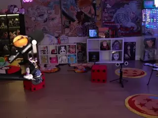 OTC Zia's Live Sex Cam Show