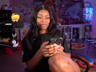 OTC Zia's Live Sex Cam Show