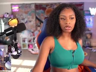 OTC Zia's Live Sex Cam Show