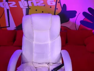 DaenerysDaen's Live Sex Cam Show