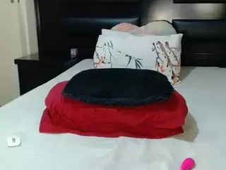 QueenNicky1's Live Sex Cam Show