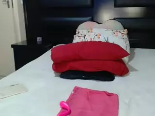 QueenNicky1's Live Sex Cam Show