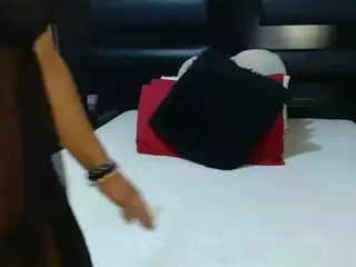 QueenNicky1's Live Sex Cam Show