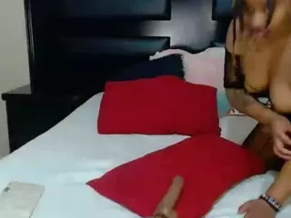 QueenNicky1's Live Sex Cam Show