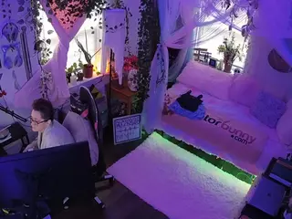 voyeurcam veccasalt 01's Live Sex Cam Show