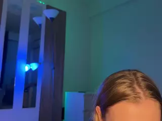 jucielussie's Live Sex Cam Show