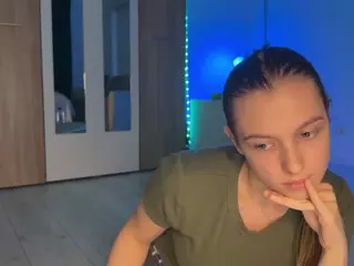 jucielussie's Live Sex Cam Show