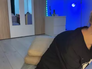 jucielussie's Live Sex Cam Show