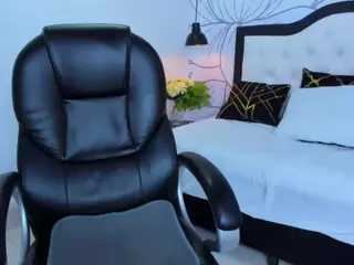 karlota-45's Live Sex Cam Show