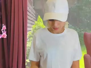 sarabecker's Live Sex Cam Show