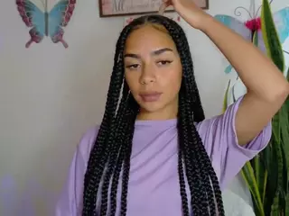 CassandraAndrews's Live Sex Cam Show