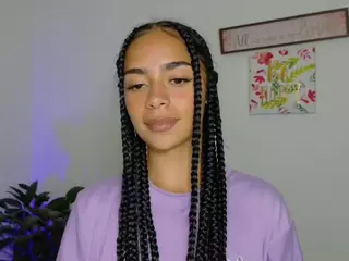 CassandraAndrews's Live Sex Cam Show