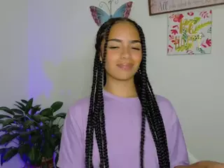 CassandraAndrews's Live Sex Cam Show