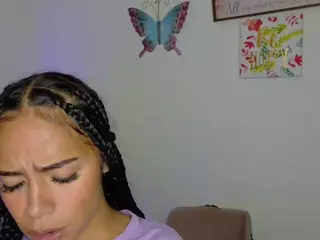 CassandraAndrews's Live Sex Cam Show