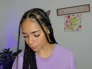CassandraAndrews's Live Sex Cam Show
