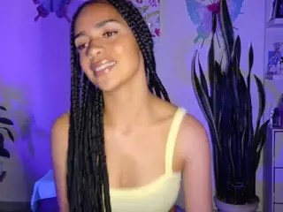 CassandraAndrews's Live Sex Cam Show