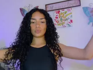 CassandraAndrews's Live Sex Cam Show