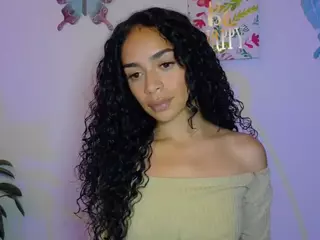 CassandraAndrews's Live Sex Cam Show