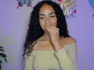 CassandraAndrews's Live Sex Cam Show