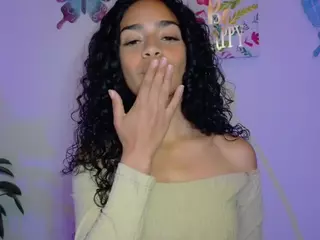 CassandraAndrews's Live Sex Cam Show