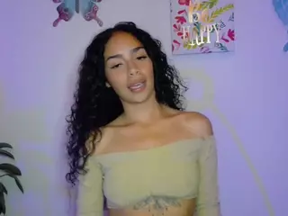 CassandraAndrews's Live Sex Cam Show