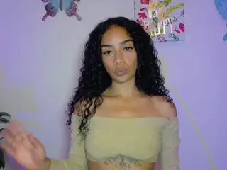 CassandraAndrews's Live Sex Cam Show