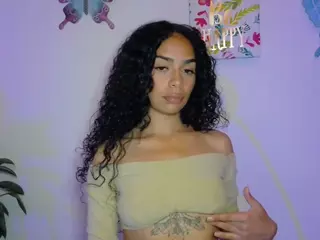 CassandraAndrews's Live Sex Cam Show