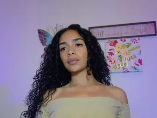 CassandraAndrews's Live Sex Cam Show