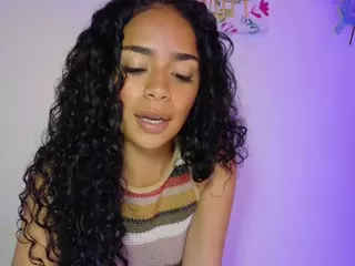 CassandraAndrews's Live Sex Cam Show