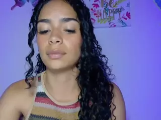 CassandraAndrews's Live Sex Cam Show
