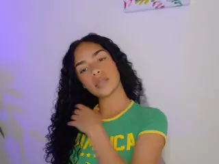 CassandraAndrews's Live Sex Cam Show