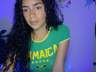 CassandraAndrews's Live Sex Cam Show