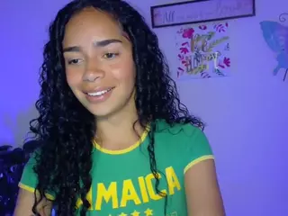 CassandraAndrews's Live Sex Cam Show