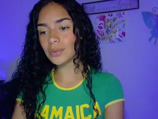 CassandraAndrews's Live Sex Cam Show