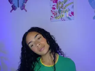 CassandraAndrews's Live Sex Cam Show