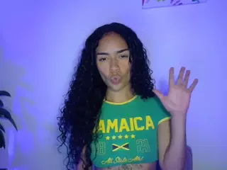 CassandraAndrews's Live Sex Cam Show