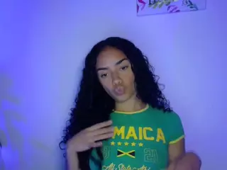 CassandraAndrews's Live Sex Cam Show