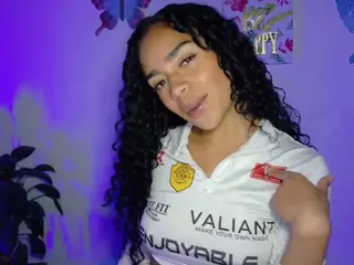 CassandraAndrews's Live Sex Cam Show