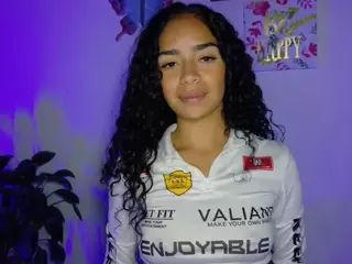 CassandraAndrews's Live Sex Cam Show