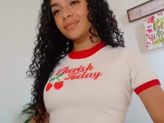 CassandraAndrews's Live Sex Cam Show