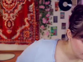 CherryLadyExpansionist's Live Sex Cam Show