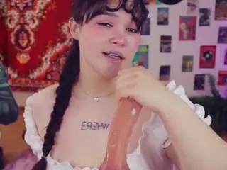 CherryLadyExpansionist's Live Sex Cam Show