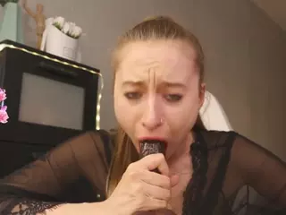 Adabluntaa's Live Sex Cam Show