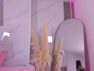 Chlooee's Live Sex Cam Show