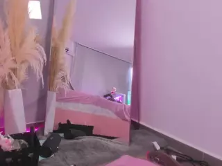 Chlooee's Live Sex Cam Show