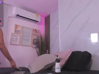 Chlooee's Live Sex Cam Show